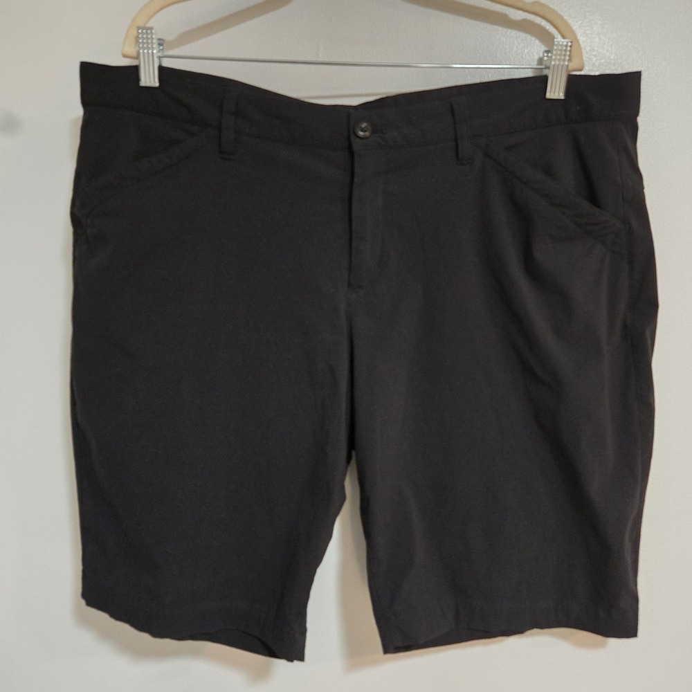 Eddie Bauer Women's Sz 18 Black  Bermuda Shorts Stretch Light Active Hiking UPF
